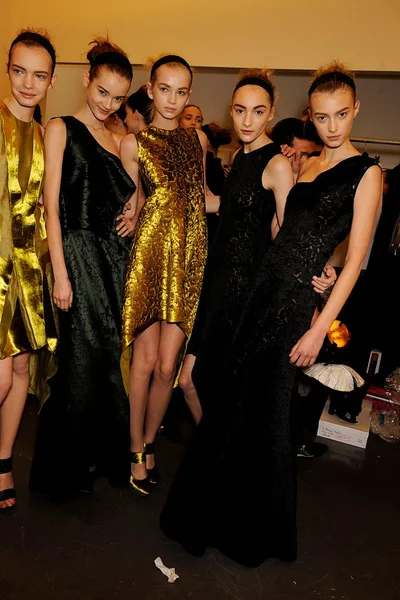 Look 30